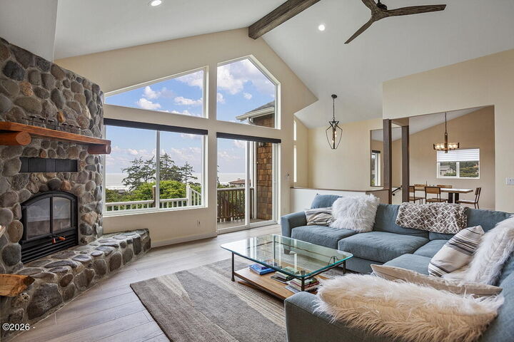 Property Photo: 1809 NW Sandpiper Drive OR 97394