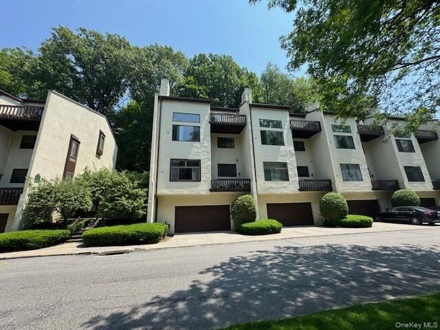 Property Photo:  352 N Greeley Avenue  NY 10514 