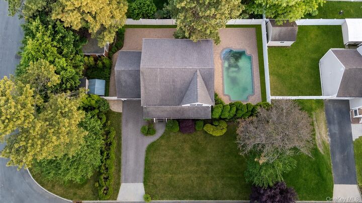Property Photo:  502 Martha Avenue  NY 11713 