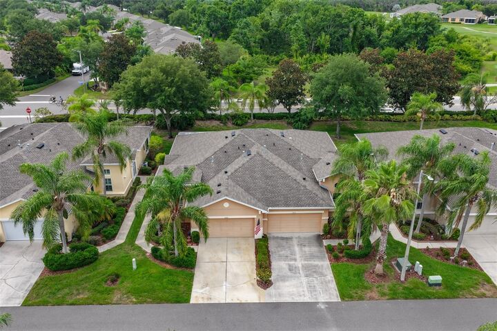 Property Photo:  2010 Sifield Greens Way  FL 33573 