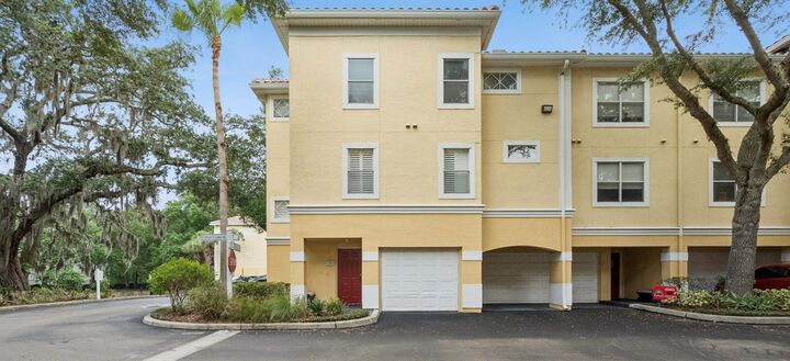 Property Photo:  2401 Legacy Lake Drive 2401  FL 32751 