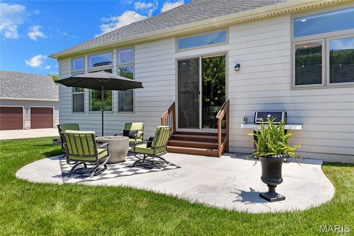 Property Photo: 213 Westleigh Court MO 63385