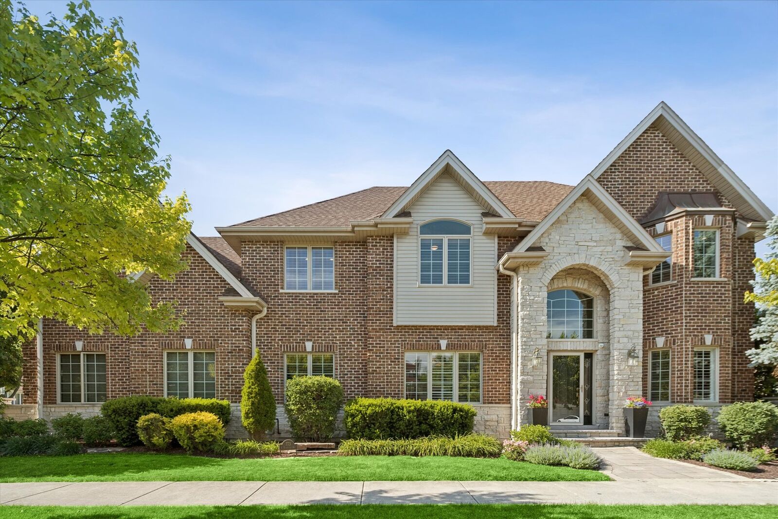 Property Photo: 773 S Fairfield Avenue IL 60126