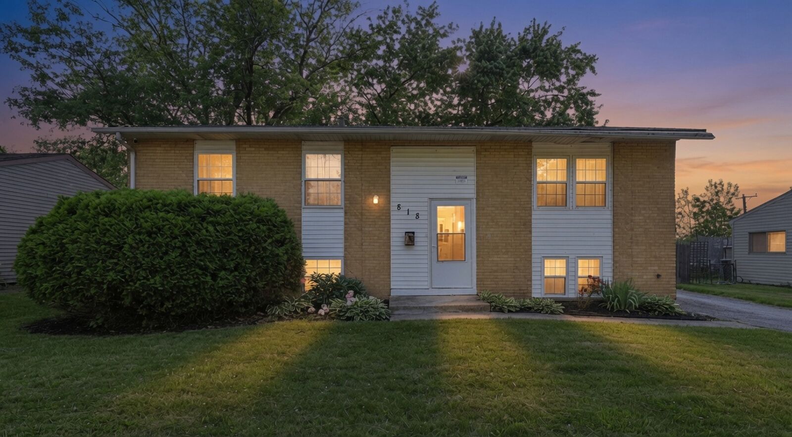 Property Photo:  818 Princeton Avenue  IL 60443 