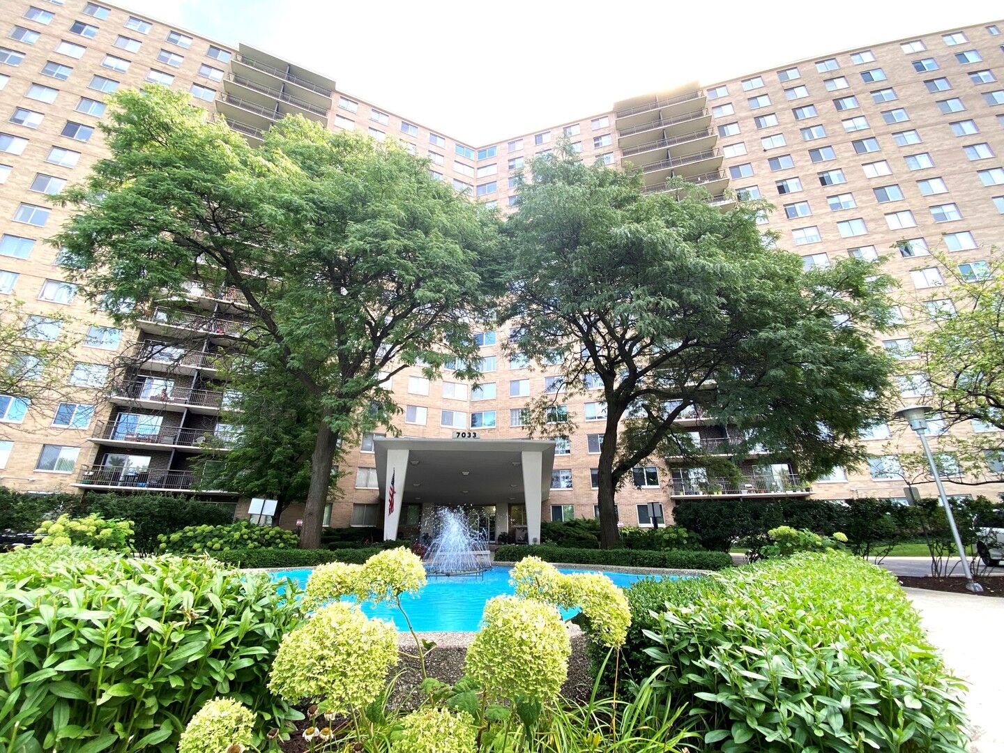 Property Photo:  7033 N Kedzie Avenue 1414  IL 60645 