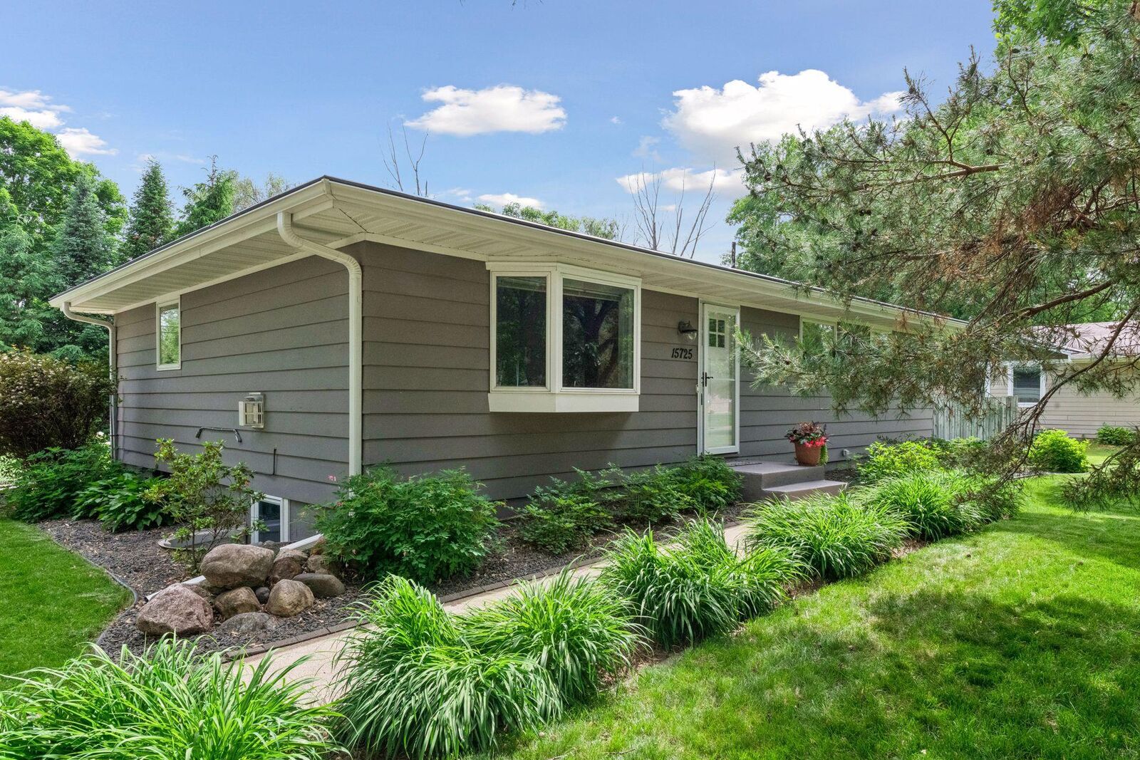 Property Photo:  15725 2nd Avenue N  MN 55447 