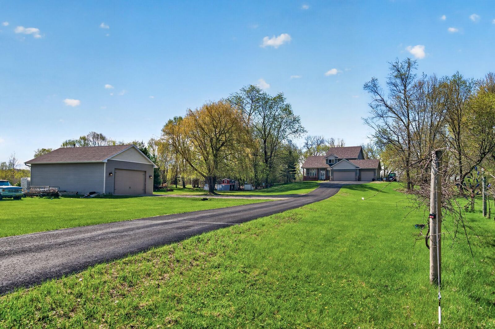 Property Photo:  17585 218th Avenue NW  MN 55309 