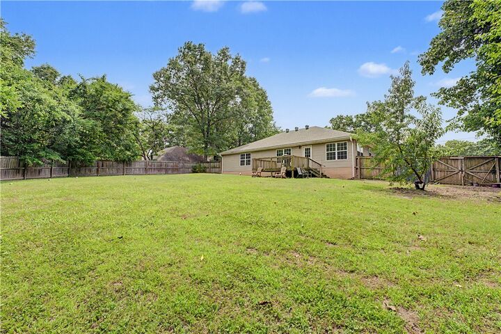 Property Photo:  112 Granshire Drive  AR 72714 
