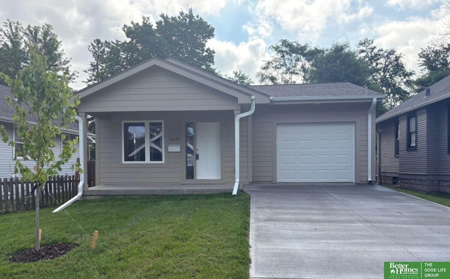 Property Photo: 5625 N 29 Street NE 68111
