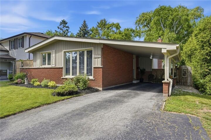 Property Photo:  345 Erindale Drive  ON L7L 4T3 