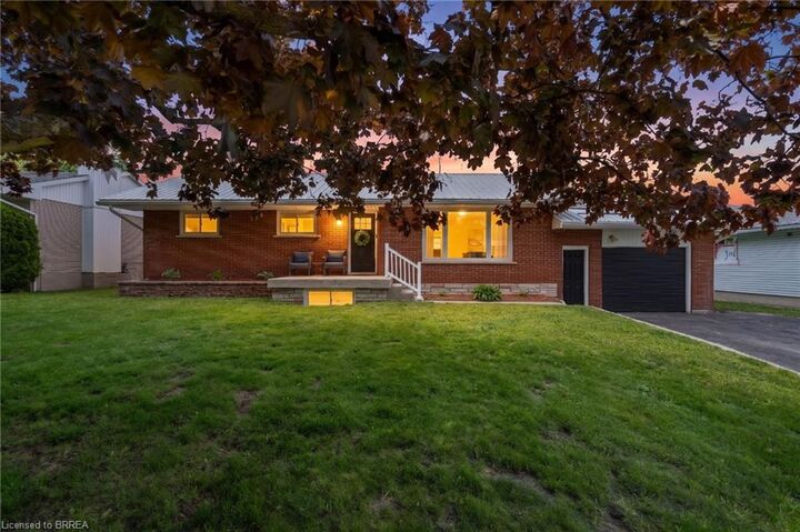 212 Hamilton Drive — photo 1