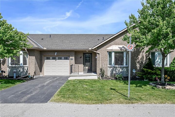 Property Photo:  30 Braemar Avenue 34  ON N3W 2M1 
