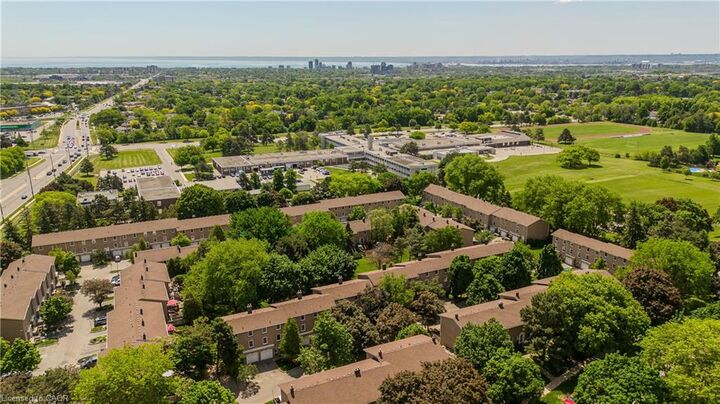 Property Photo:  2157 Mountain Grove Avenue  ON L7P 2H8 