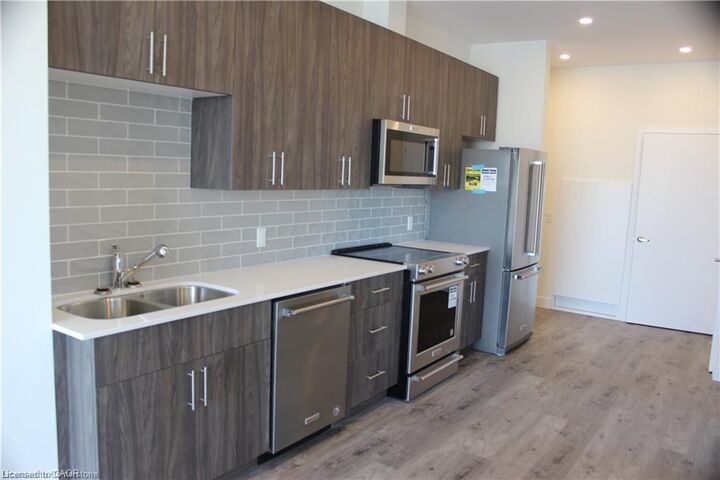 Property Photo:  100 Garment Street 502  ON N2G 0C3 