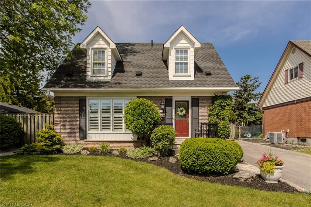 Property Photo:  1319 Janina Boulevard  ON L7P 1K5 