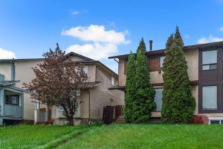 Property Photo:  37 Templeby Way NE  AB T1Y 5N7 