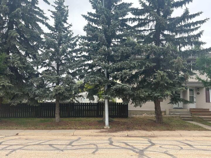 Property Photo:  45A Kallbom Crescent  AB T7S 1E3 