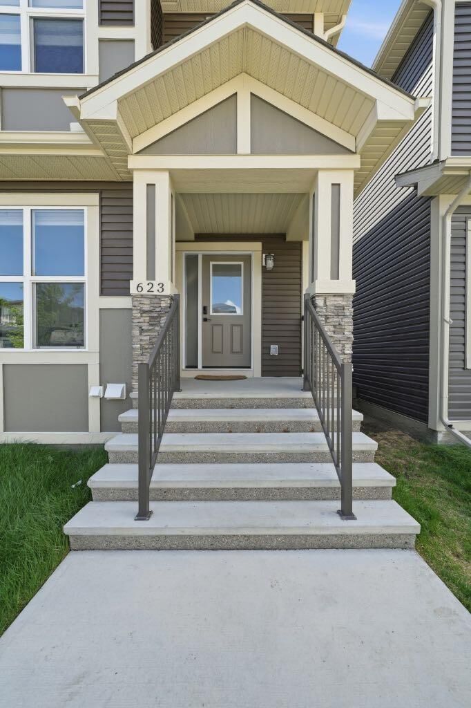 Photo de la propriété:  623 Savanna Crescent NE  AB T3J 5P2 