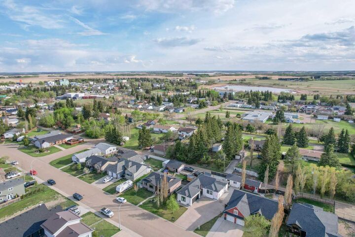 Property Photo: 5333 55 Avenue AB T0B 0H0