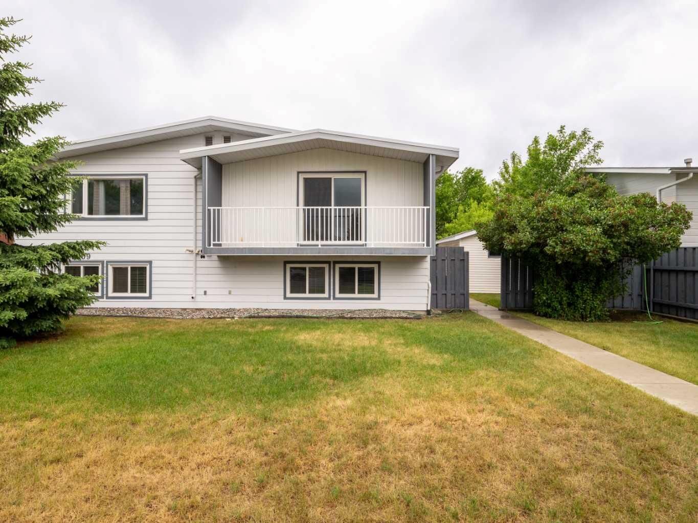 Property Photo:  269 Laval Boulevard W 1  AB T1K 4E2 