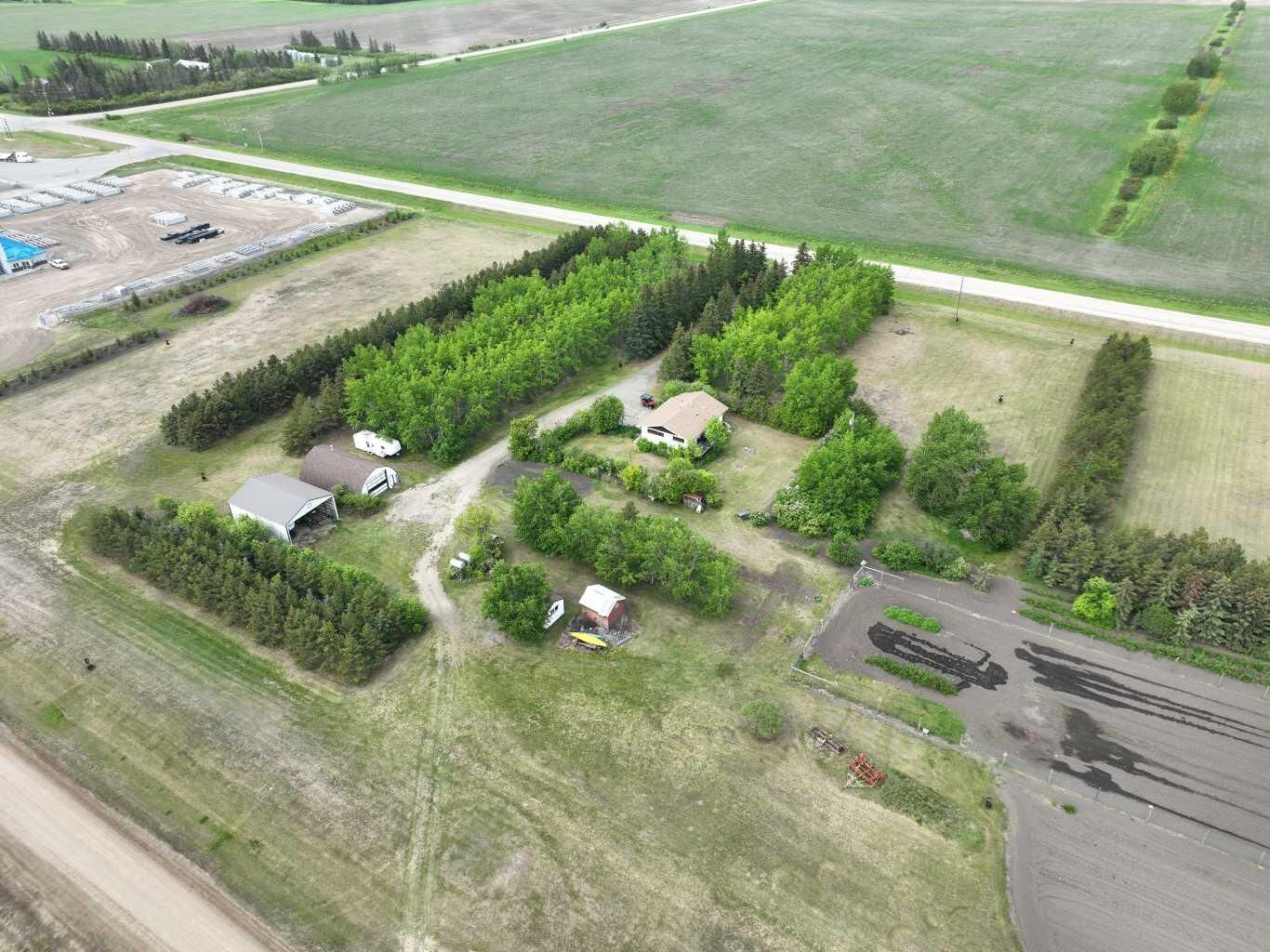Property Photo: 710 8th Avenue W AB T0H 0C0