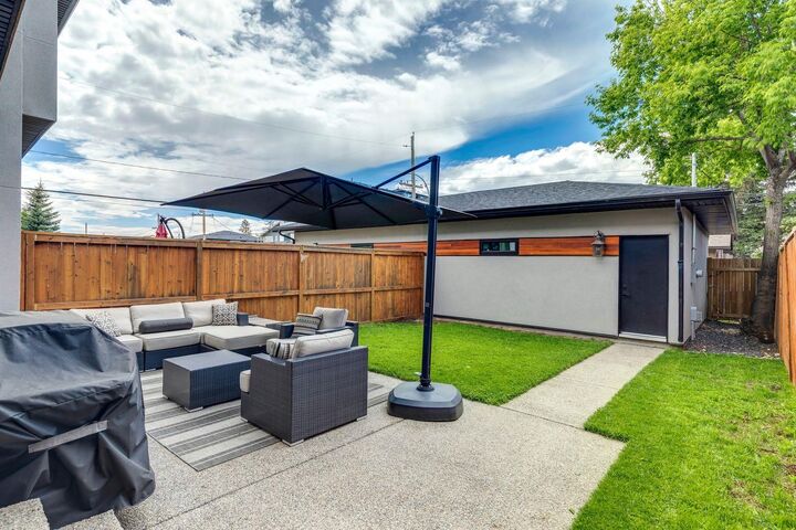 Property Photo: 4803 19 Avenue NW AB T3B 0X6