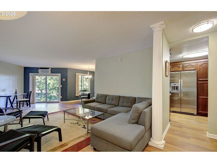 Property Photo:  5585 E Evergreen Blvd 5302  WA 98661 