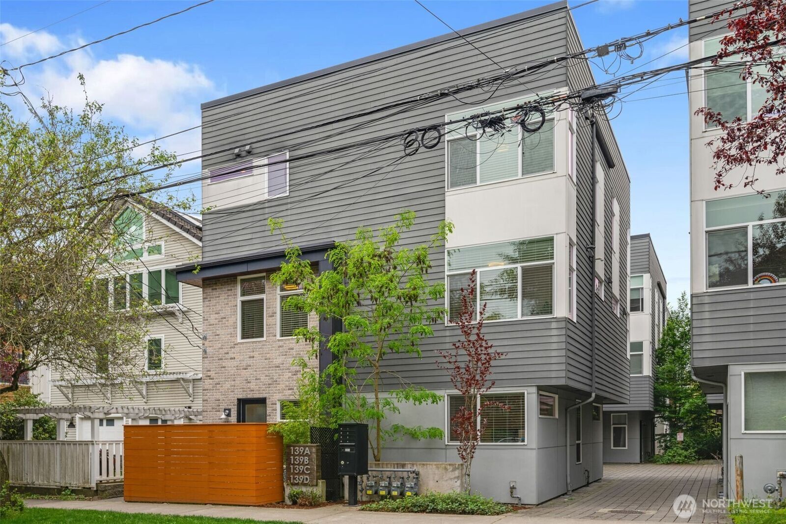 Property Photo:  139  22nd Avenue E A  WA 98112 