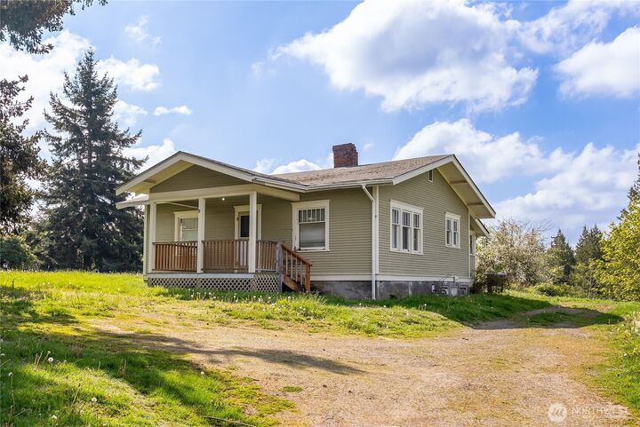 Property Photo:  399 E Smith Road  WA 98226 