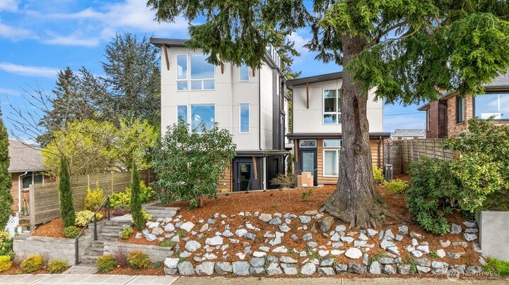 Property Photo: 6710 36th Avenue SW B WA 98126