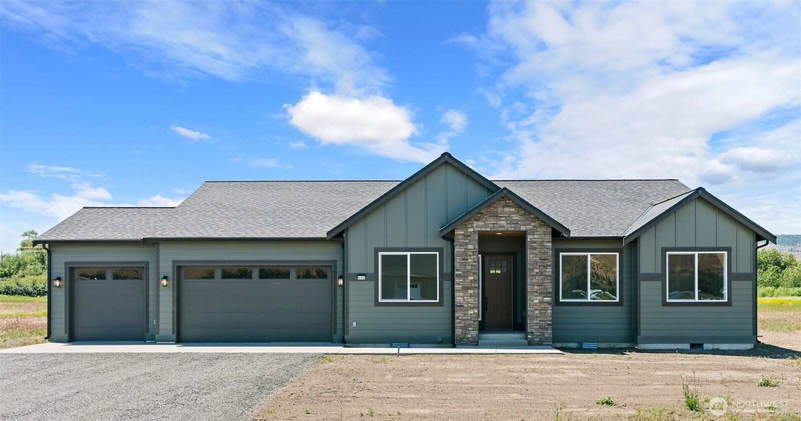 Property Photo: 600 Thorp Landing Lane WA 98946