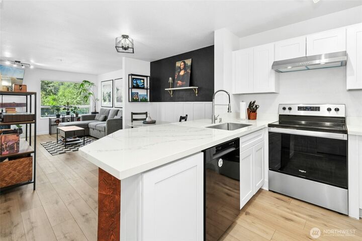 Property Photo: 17300 91st Avenue NE B101 WA 98011