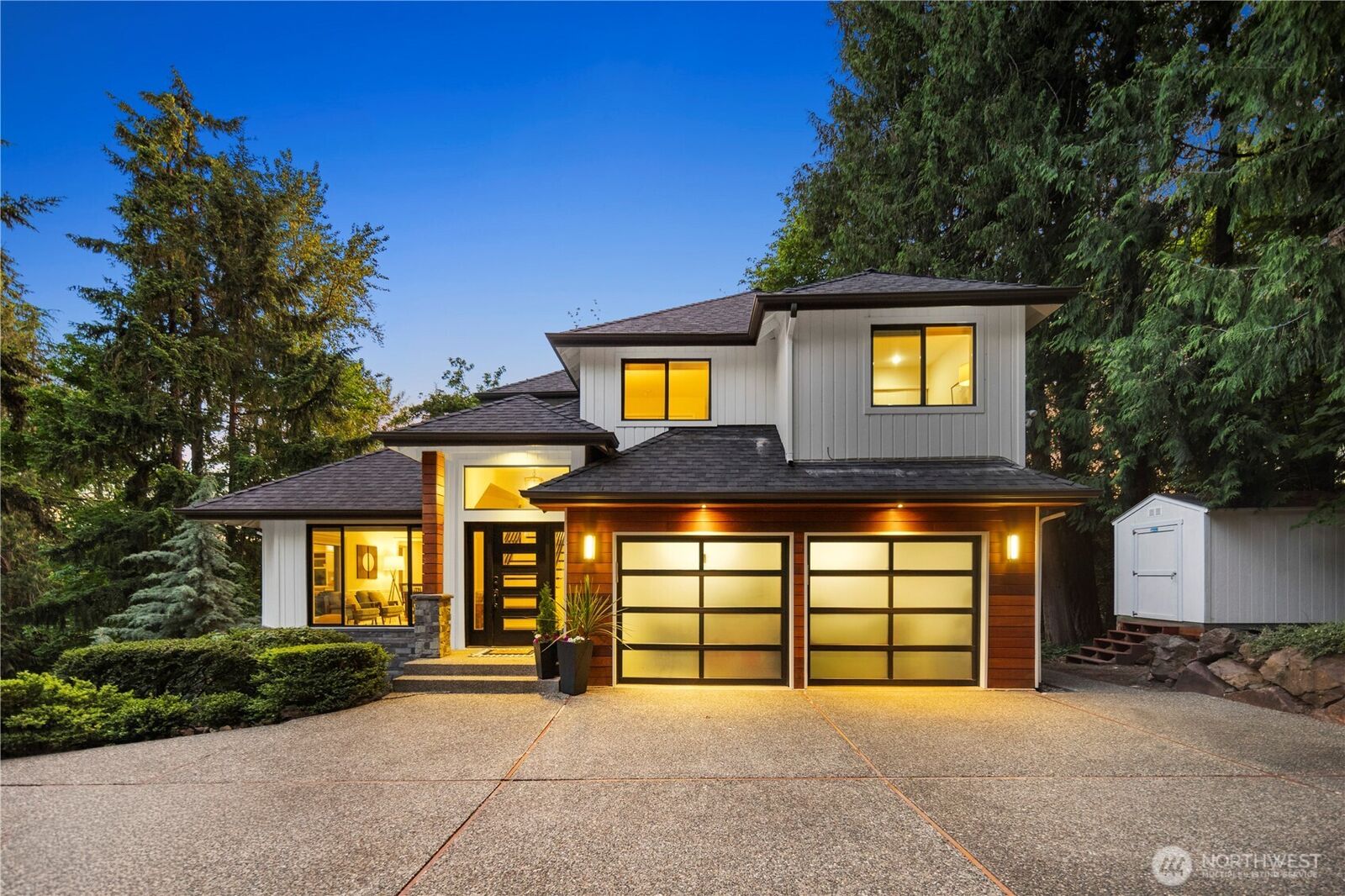 Property Photo:  2801  198th Avenue SE  WA 98075 