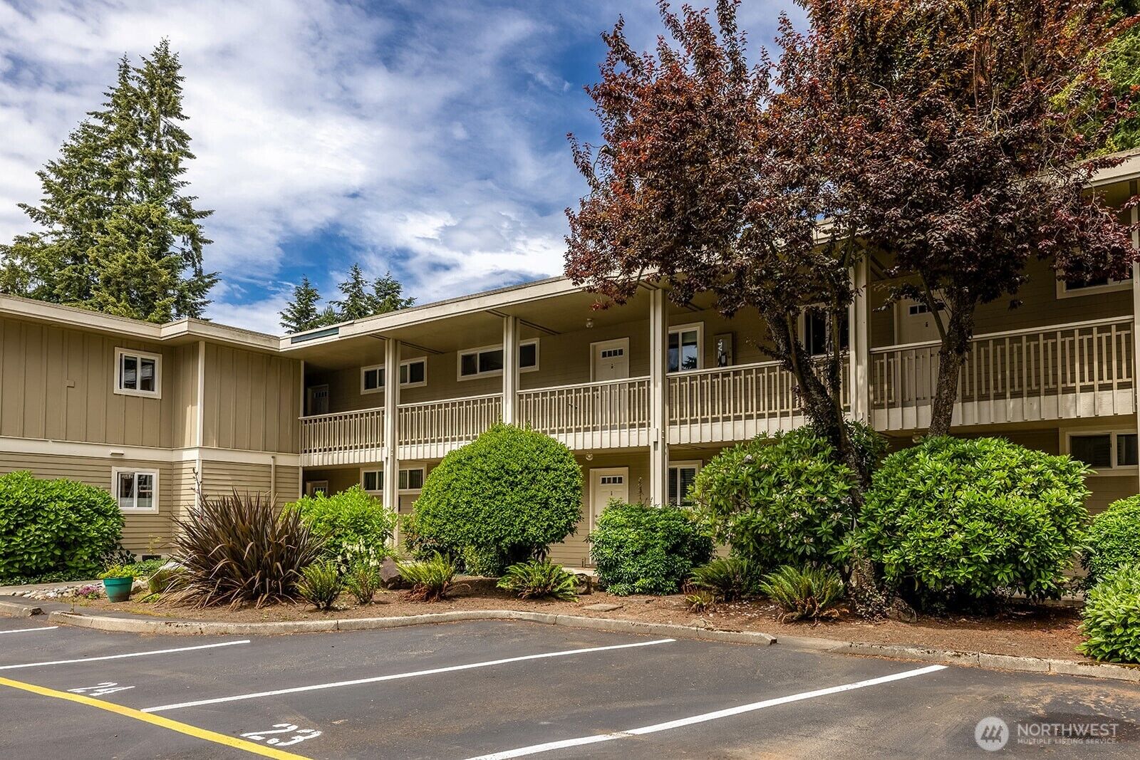 Property Photo:  7809  218th Street SW 10  WA 98026 