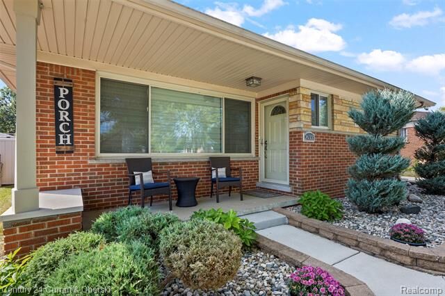 Property Photo:  26331 Hass Street  MI 48127 