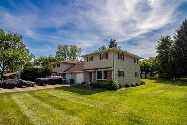 Property Photo:  117 Wildwood Boulevard  IN 47362 