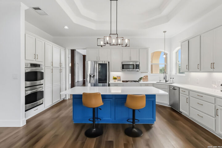 Property Photo:  318 Berry Oaks Dr  TX 78163 