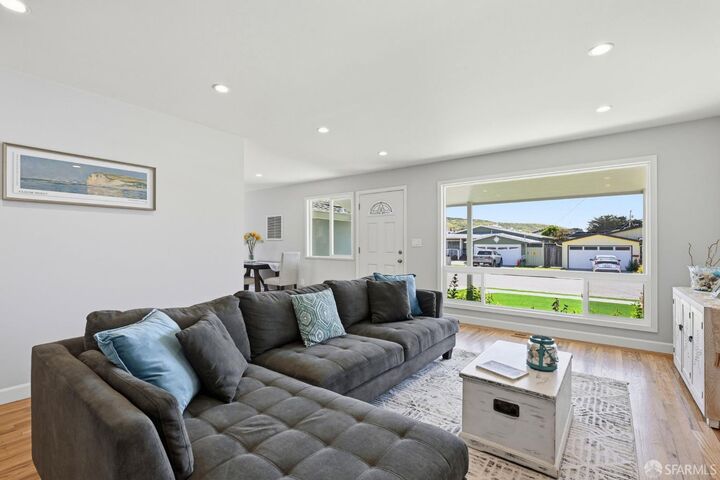 Property Photo:  259 Marina Way  CA 94044 