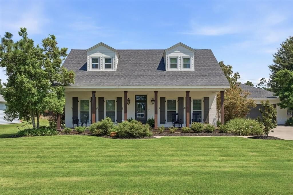 Property Photo: 3950 Lemongrass Cir N Circle LA 70605