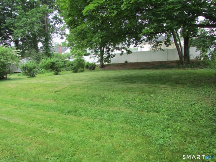 Property Photo:  7 Owings Road  CT 06107 