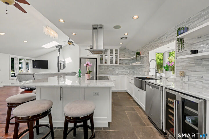 Property Photo:  5 Caddy Road  CT 06851 