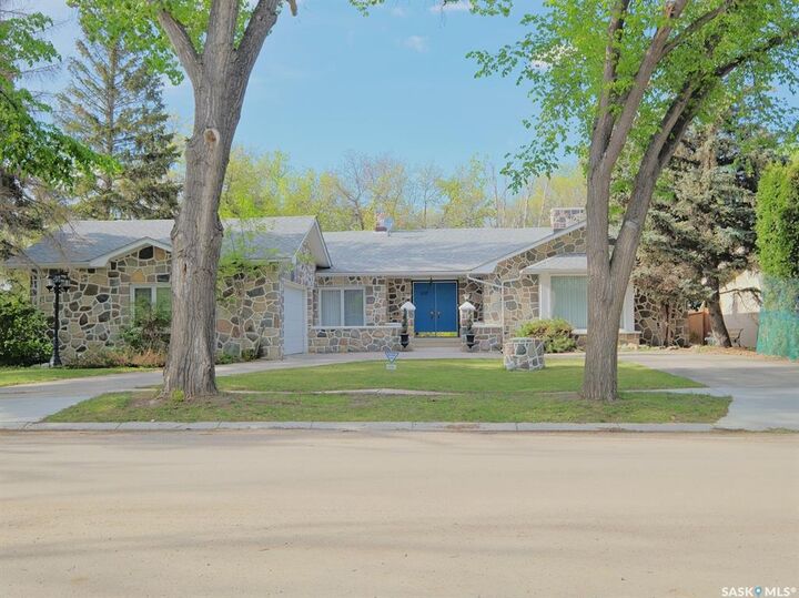 107 Jubilee Crescent — photo 1