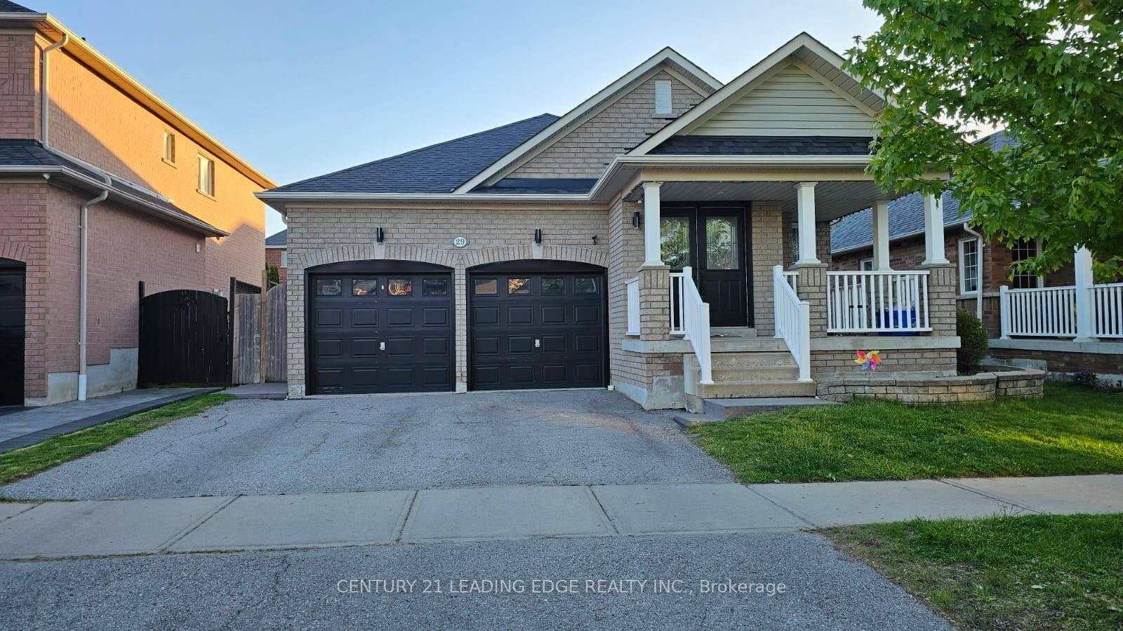 Property Photo:  29 Pardon Avenue  ON L1P 1V1 