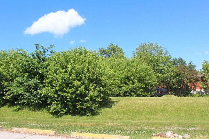 Property Photo:  180-184 Frederick Street  ON L4P 2J1 