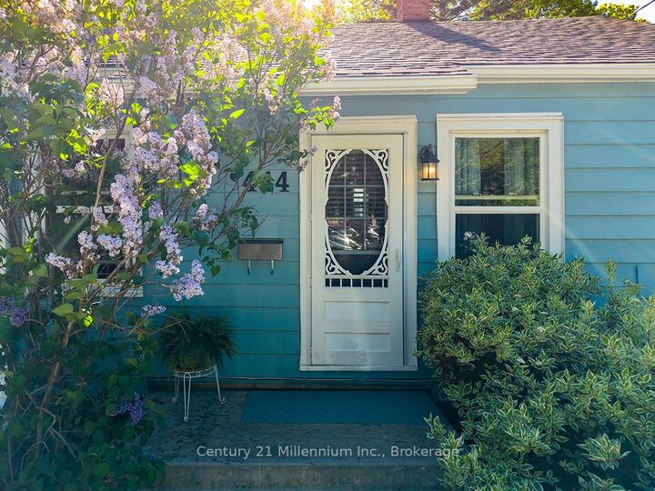 Photo de la propriété: 444 Maple Street ON L9Y 2R9