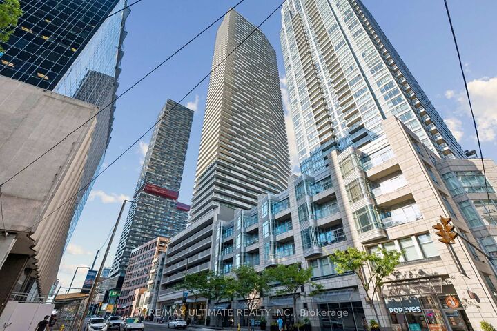 2221 Yonge Street 3905 — photo 1
