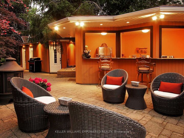 Property Photo:  788 Woodland Acres Crescent  ON L6A 1G2 