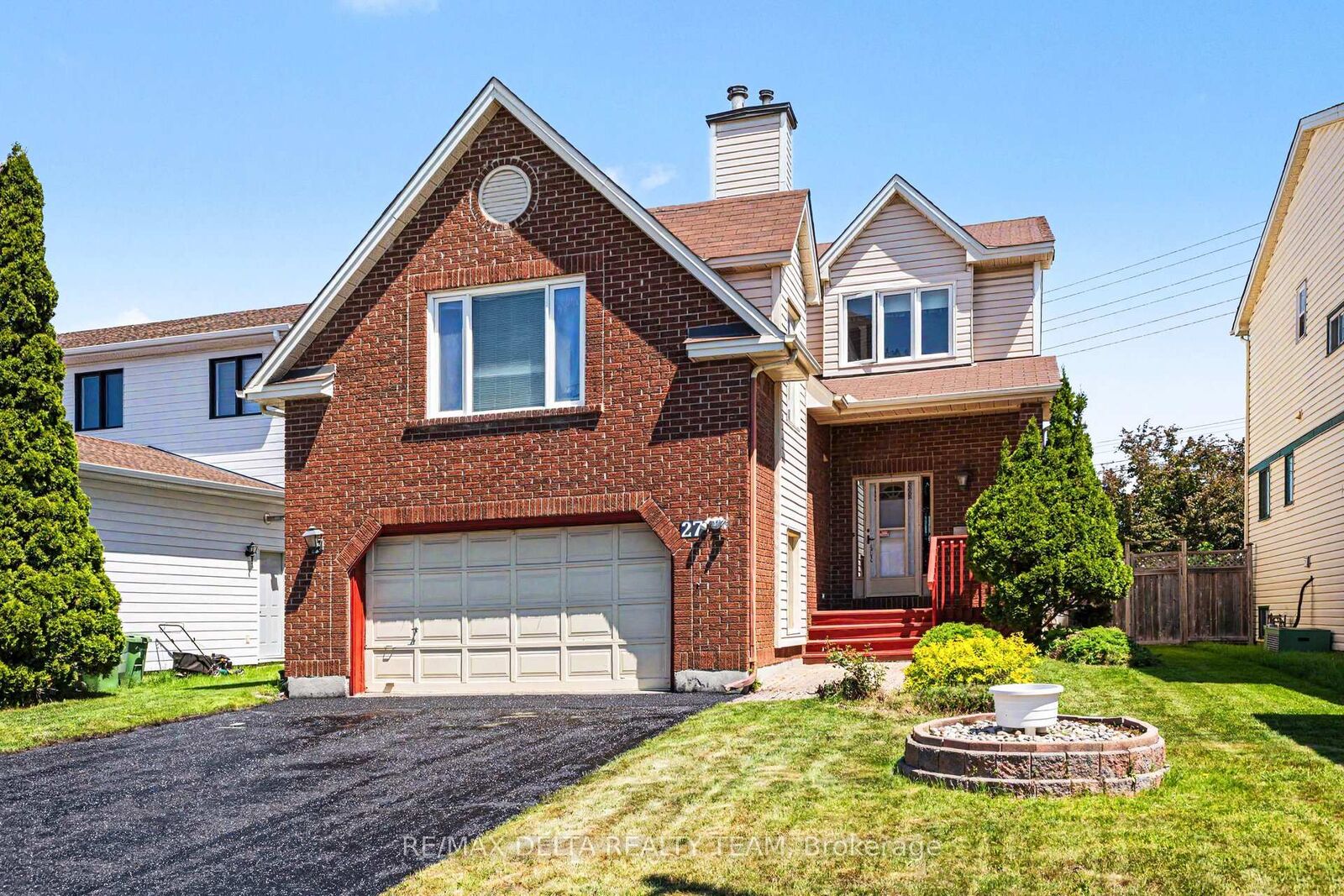 Property Photo: 27 Bramblegrove Crescent ON K1T 3G1