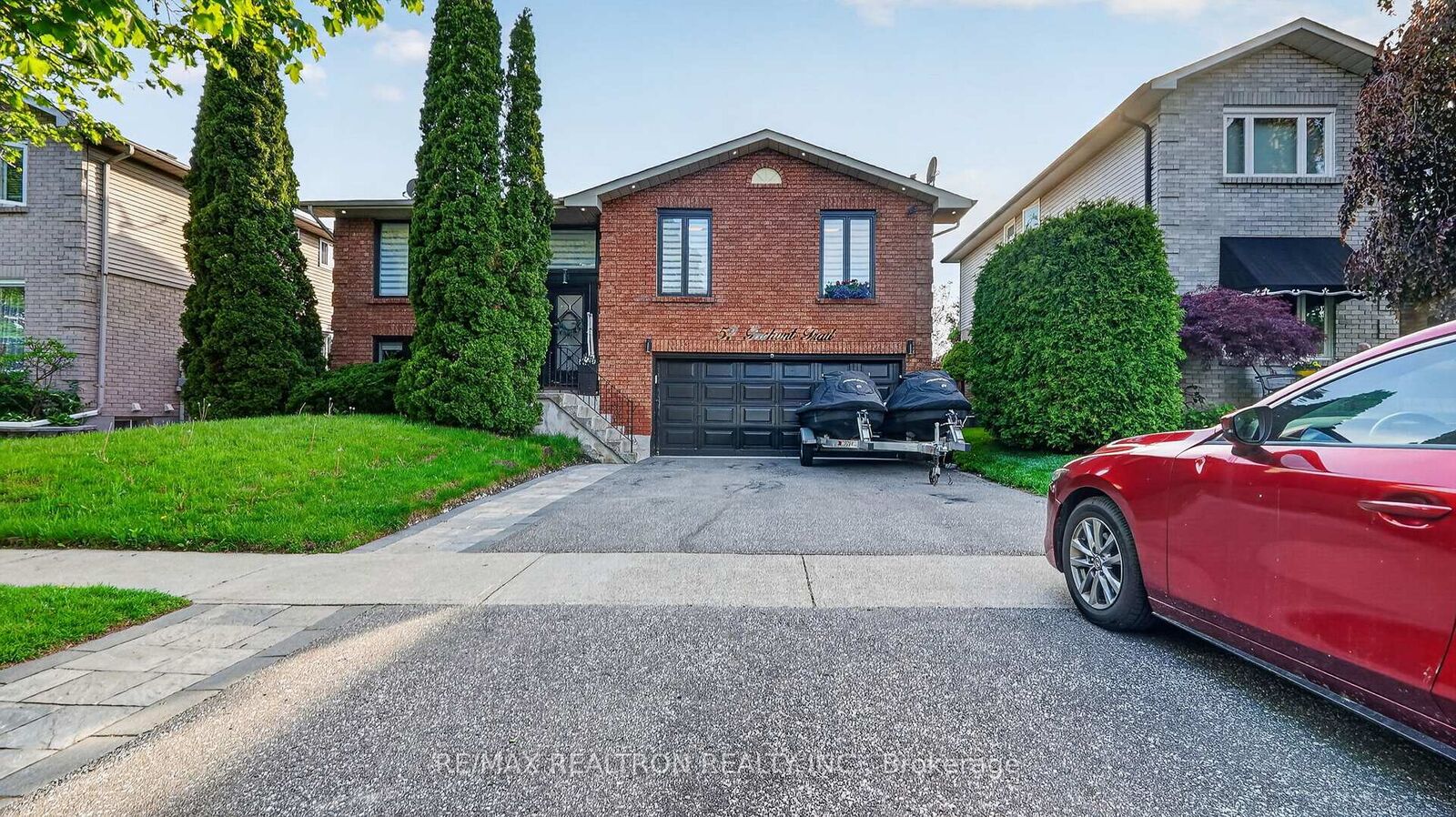 Property Photo: 57 Foxhunt Trail ON L1E 1E4