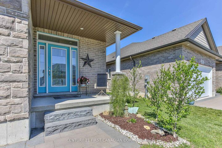 Property Photo: 283 Boyd Boulevard ON N0M 2M0